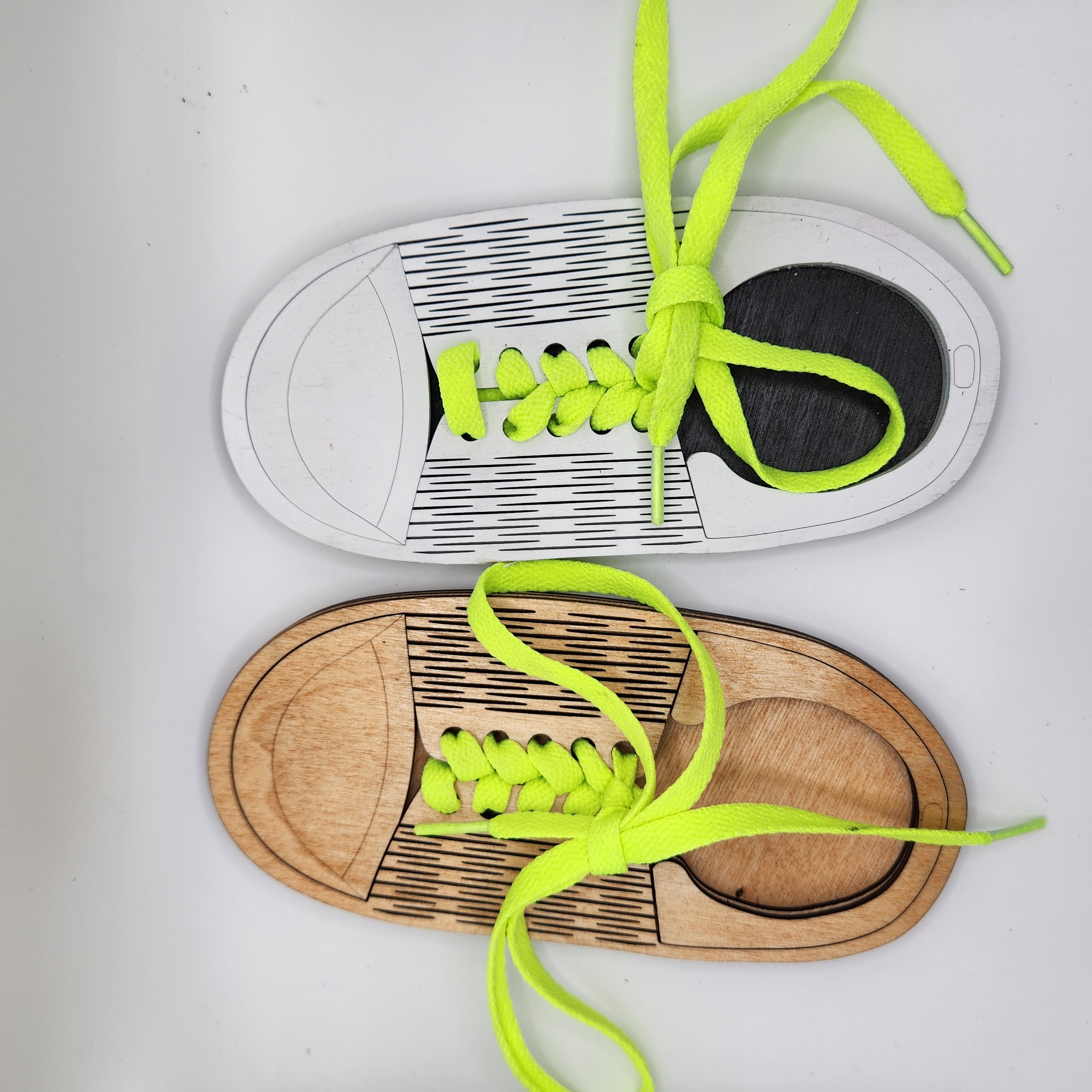 shoelace trainer